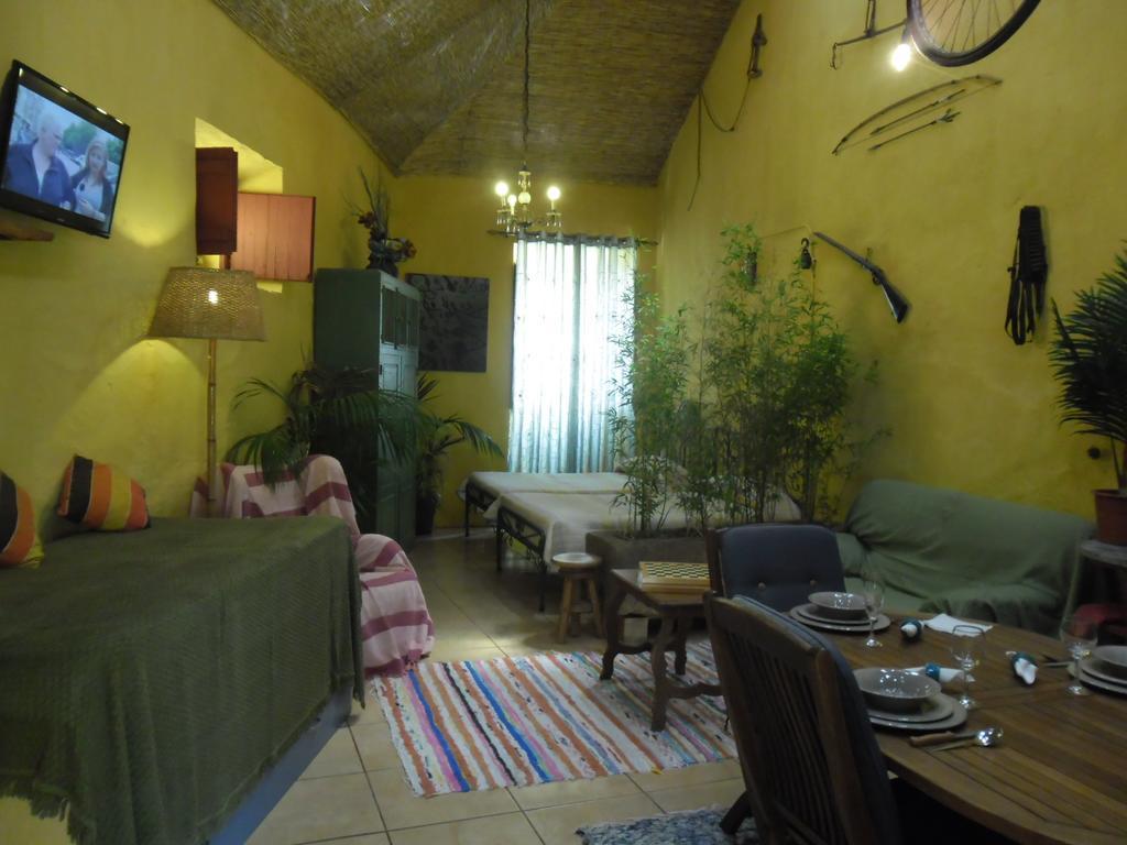 Casa Mestre Guesthouse Vila do Bispo Chambre photo